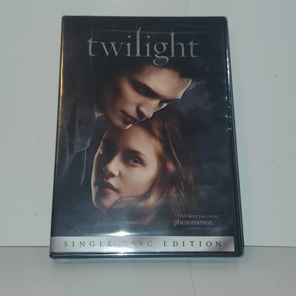 The Twilight Saga DVD Bundle Twilight, New Moon and Eclipse.  NWT Lot of 3 - Picture 2 of 7